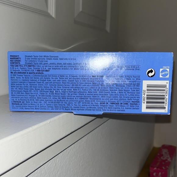 NIB Elizabeth Taylor Special Edition Barbie Doll - Picture 6 of 6